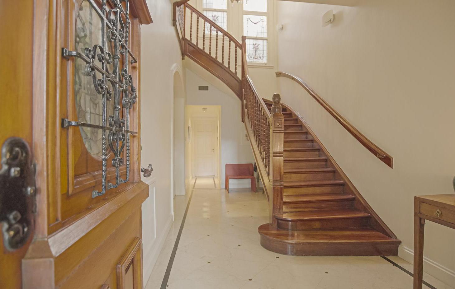 Foto de Venta de exclusiva residencia Art Nouveau de 4 dormitorios en Av, imagen 5