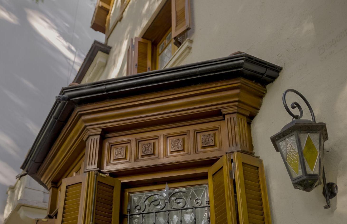 Foto de Venta de exclusiva residencia Art Nouveau de 4 dormitorios en Av, imagen 4