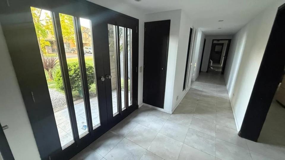 Foto de Espectacular Venta Casa 6 dormitoios Barrio San Bárbara Estilo Moderno, imagen 3