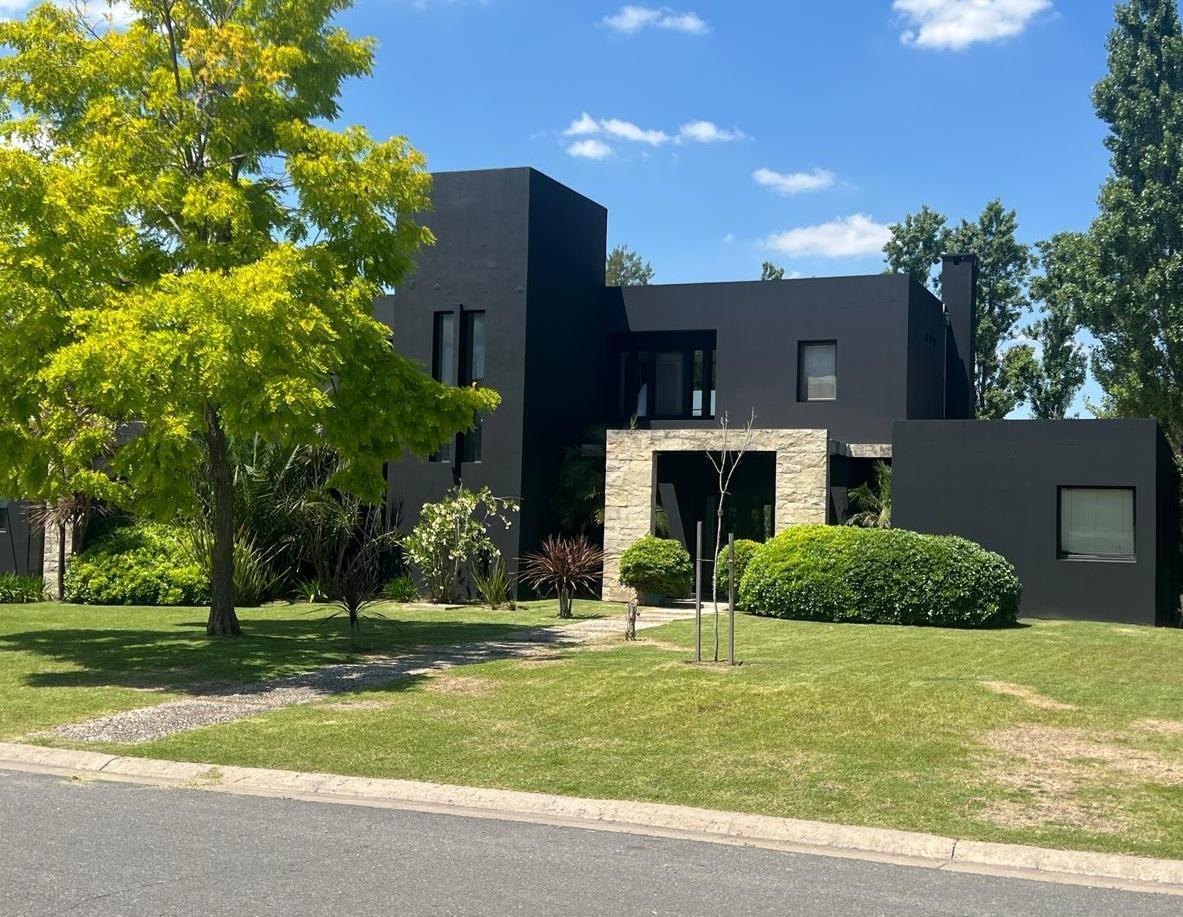 Foto de Espectacular Venta Casa 6 dormitoios Barrio San Bárbara Estilo Moderno, imagen 1
