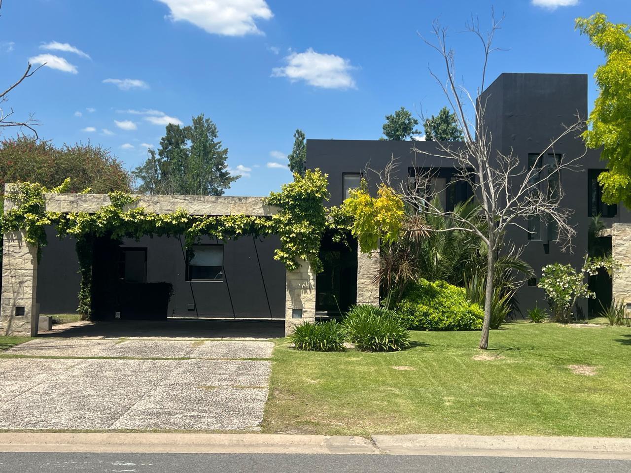 Foto de Espectacular Venta Casa 6 dormitoios Barrio San Bárbara Estilo Moderno, imagen 2
