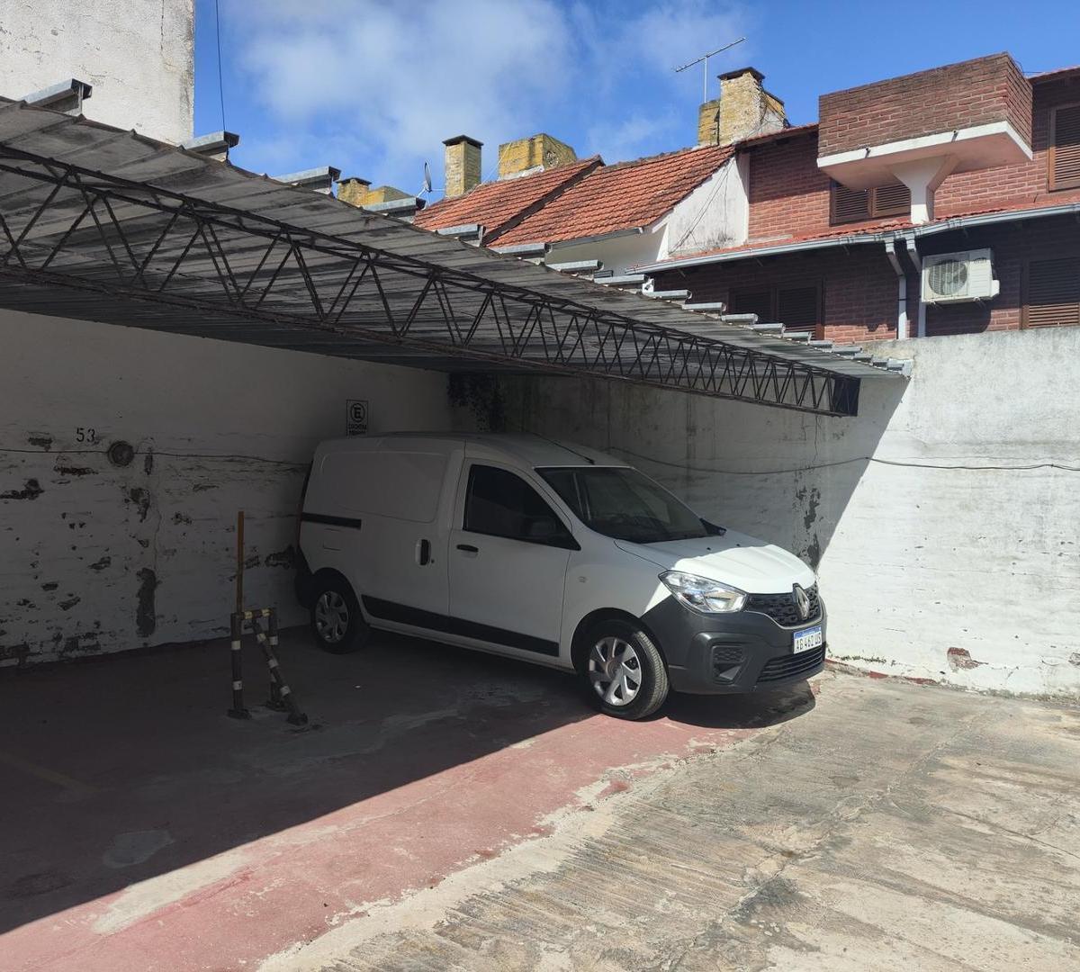 ¡Oportunidad Única! Cochera a Solo 2 Cuadras del Mar.