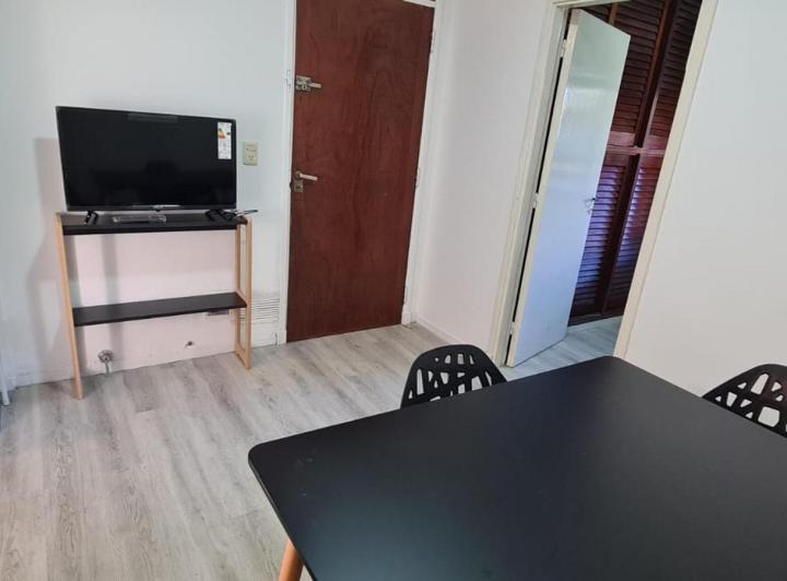 3 ambientes reciclado con gas natural,  a 4 cuadras del mar! 1