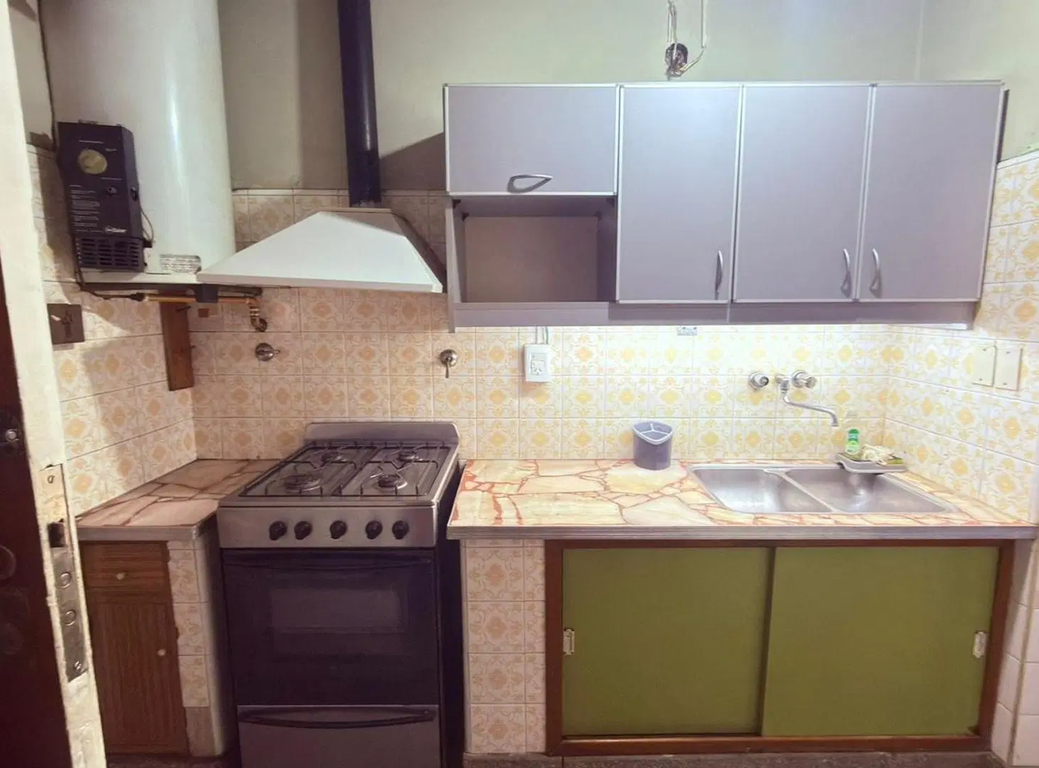 Oportunidad!, venta en Block de 2 casas + dpto, gas natural. 8