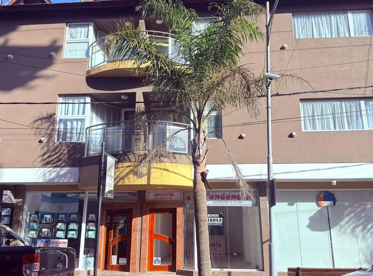 Alquiler Anual de Local comercial en pleno centro de Chiozza 4