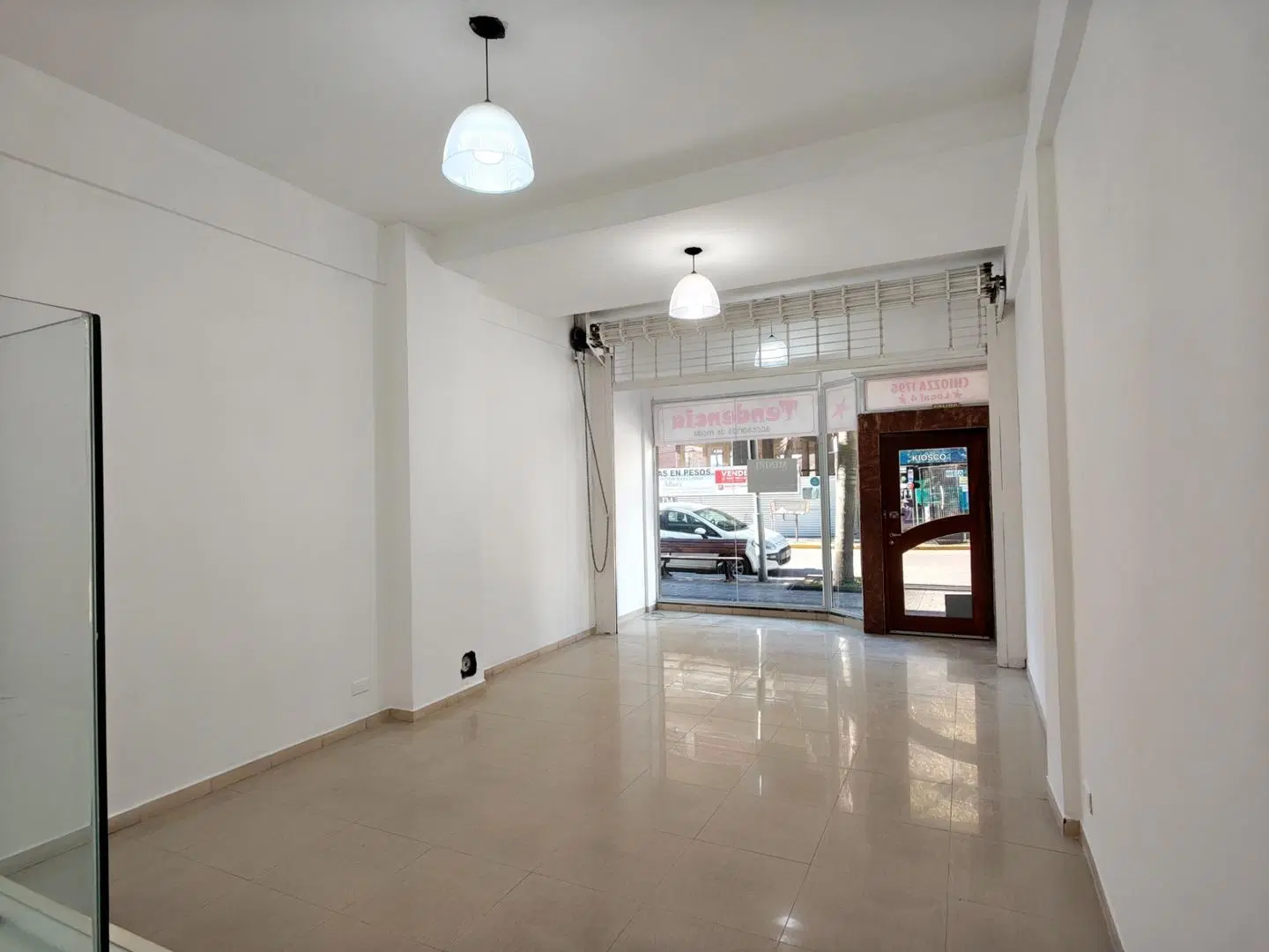 Alquiler Anual de Local comercial en pleno centro de Chiozza 5