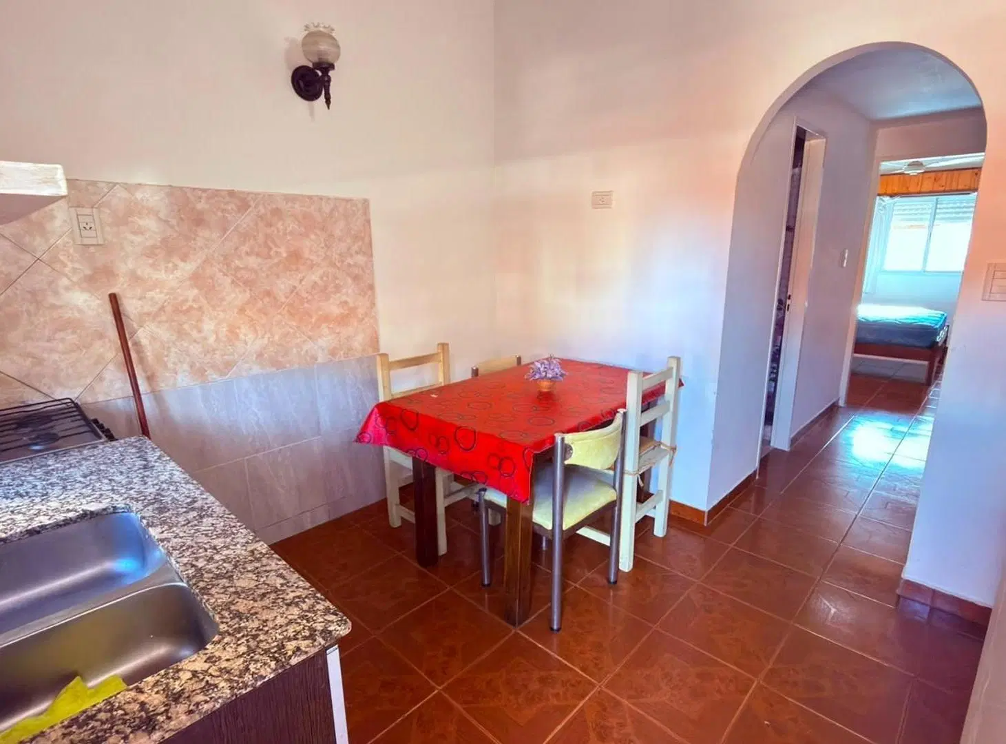 Departamento de 3 ambientes con parrilla, gas natural! 5