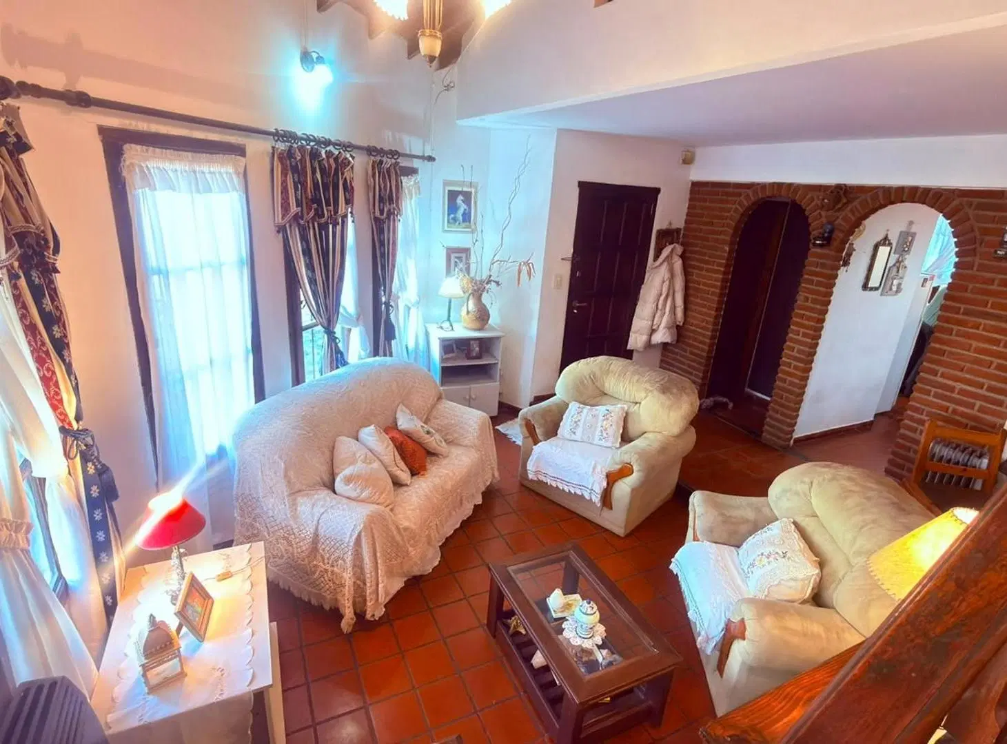 Casa en Esquina de 2 Dormitorios, Patio, Gas Natural, 97 m². 4