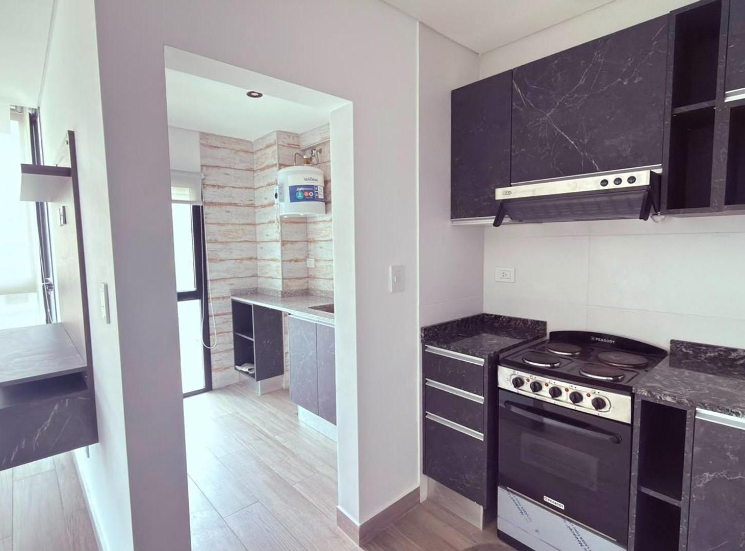 Foto de Departamento de 3 ambientes con cochera a 150mts del mar., imagen 3