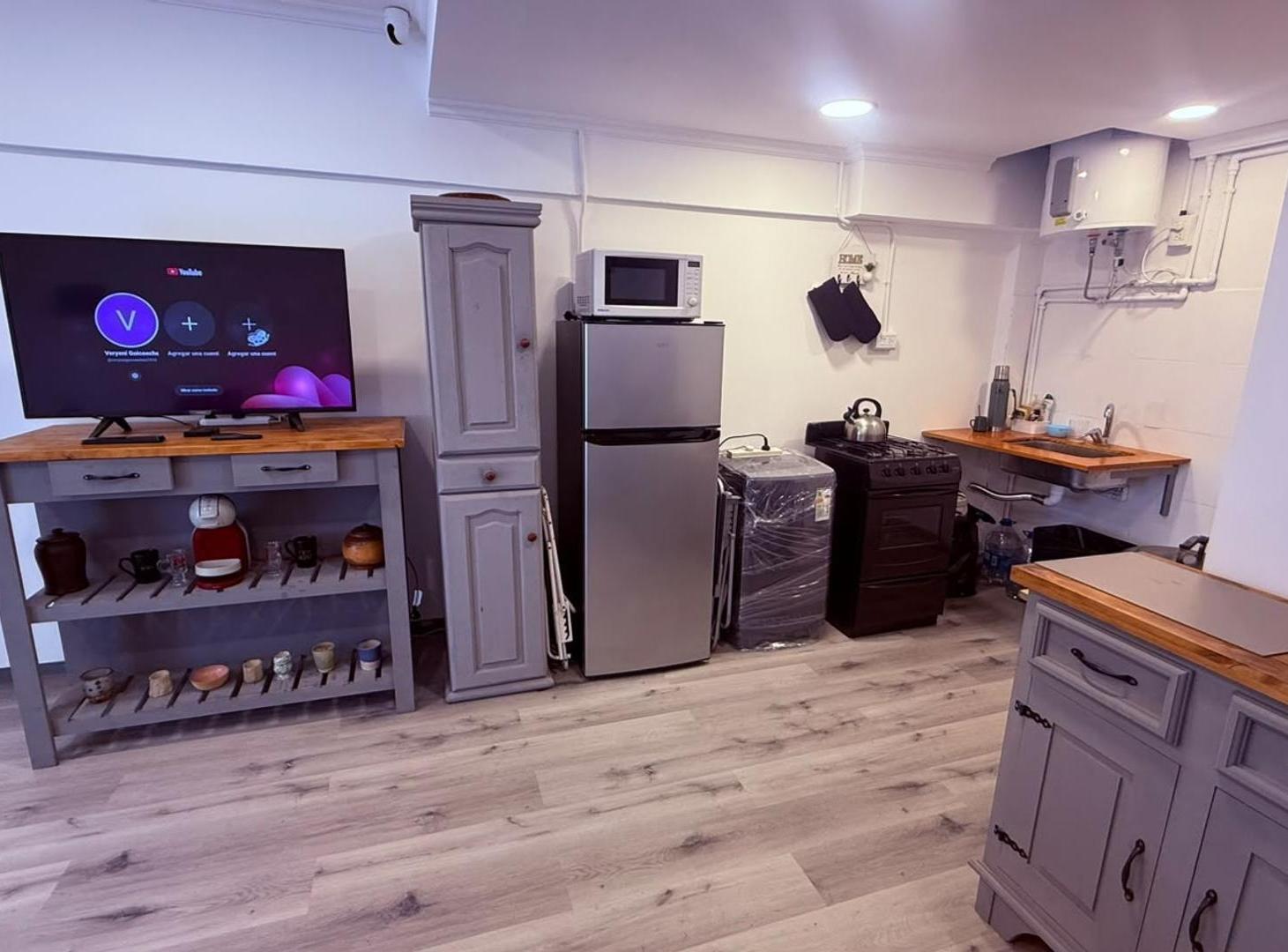 Foto de DEPARTAMENTO DE 2 AMBIENTES A 50 MTS DEL MAR, COMO NUEVO., imagen 4