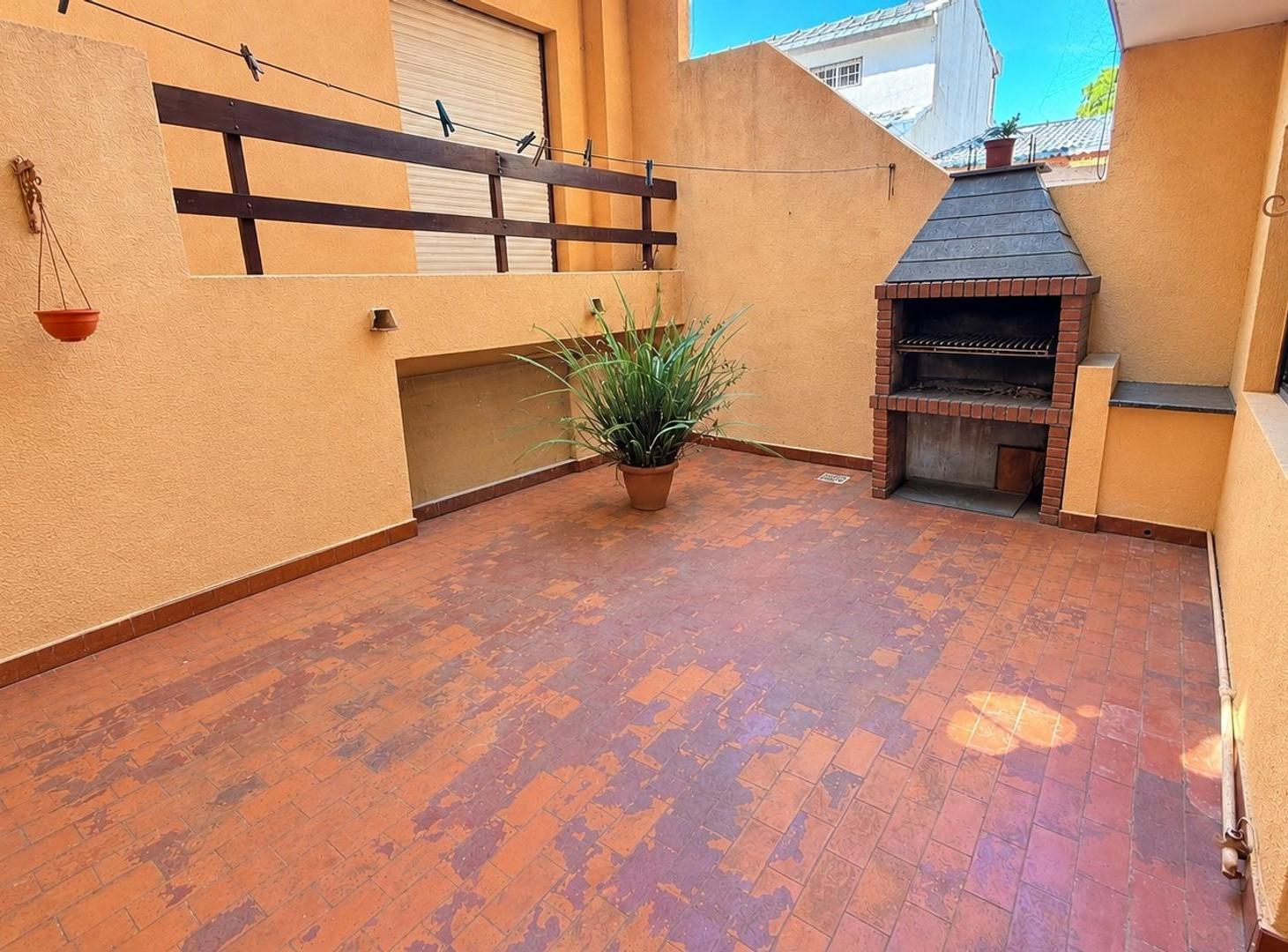 Foto de DEPARTAMENTO DOS AMBIENTES CON PATIO A 3 CUADRAS DEL MAR!, imagen 4