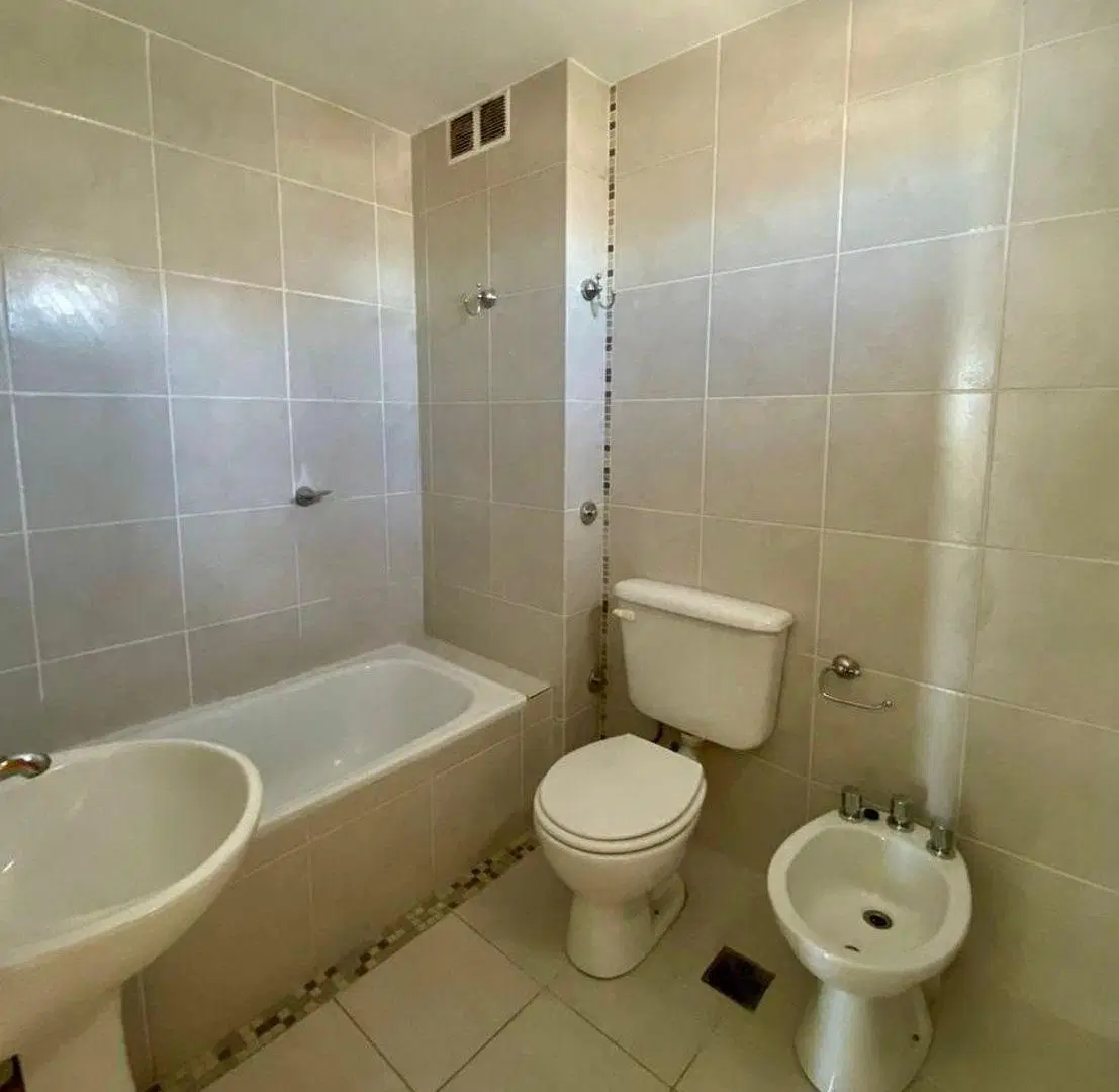 Un dormitorio y cochera parque sur 8