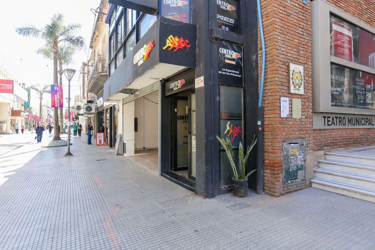 Foto de Local comercial en peatonal San Martin. Una ubicación que potencia tu, imagen 4