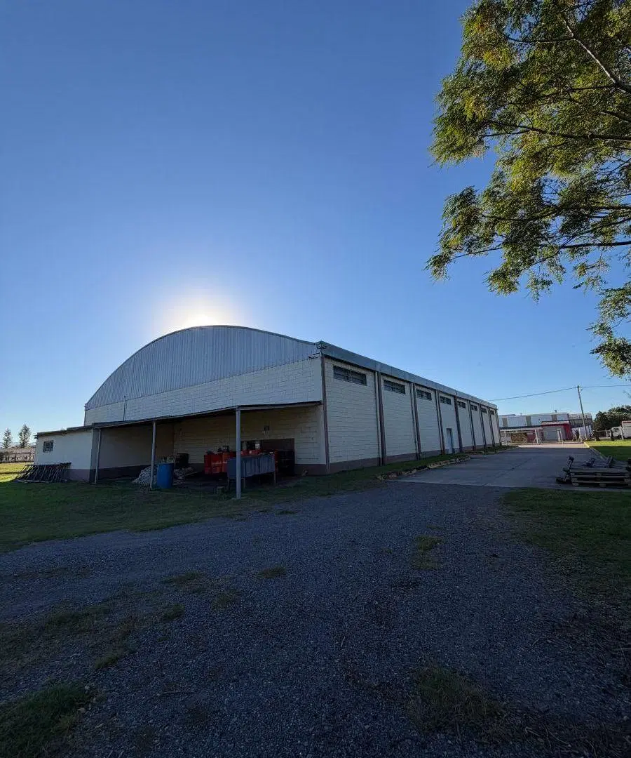 GALPÓN INDUSTRIAL CON OFICINAS – 1.200 m² | ZONA NORTE – A METROS DE JUAN B. JUSTO 2