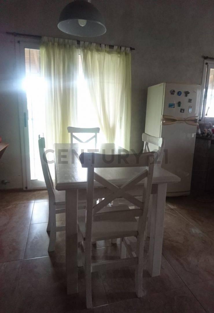 Casa con Parque en Venta. 2 Dorm.. Brandsen. 4