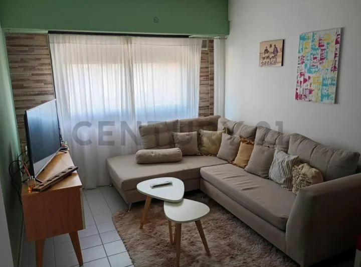 Venta Departamento Dos Dormitorios. Calle 16 esquina 50.-