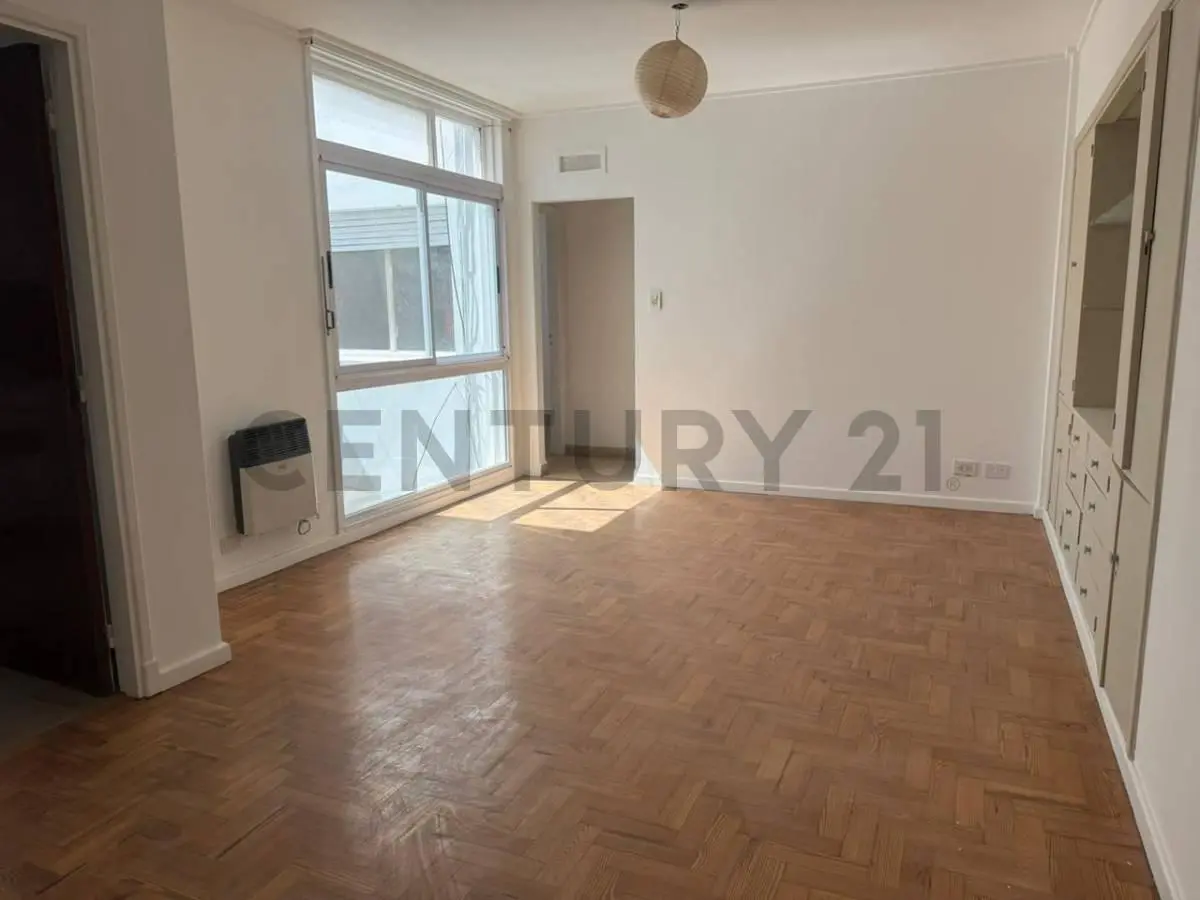 Departamento 2 dormitorios en venta, 60 entre 18 y Plaza Yrigoyen, La Plata 3