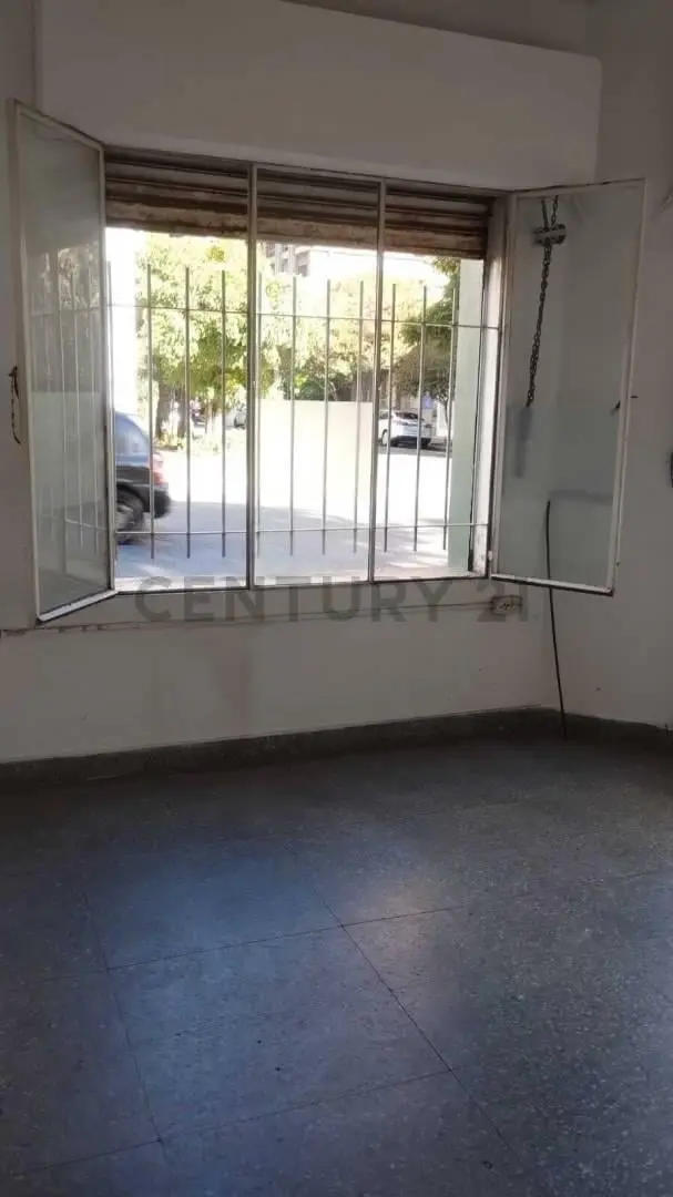 ALQUILER LOCAL  54  esquina  16 LA PLATA 2