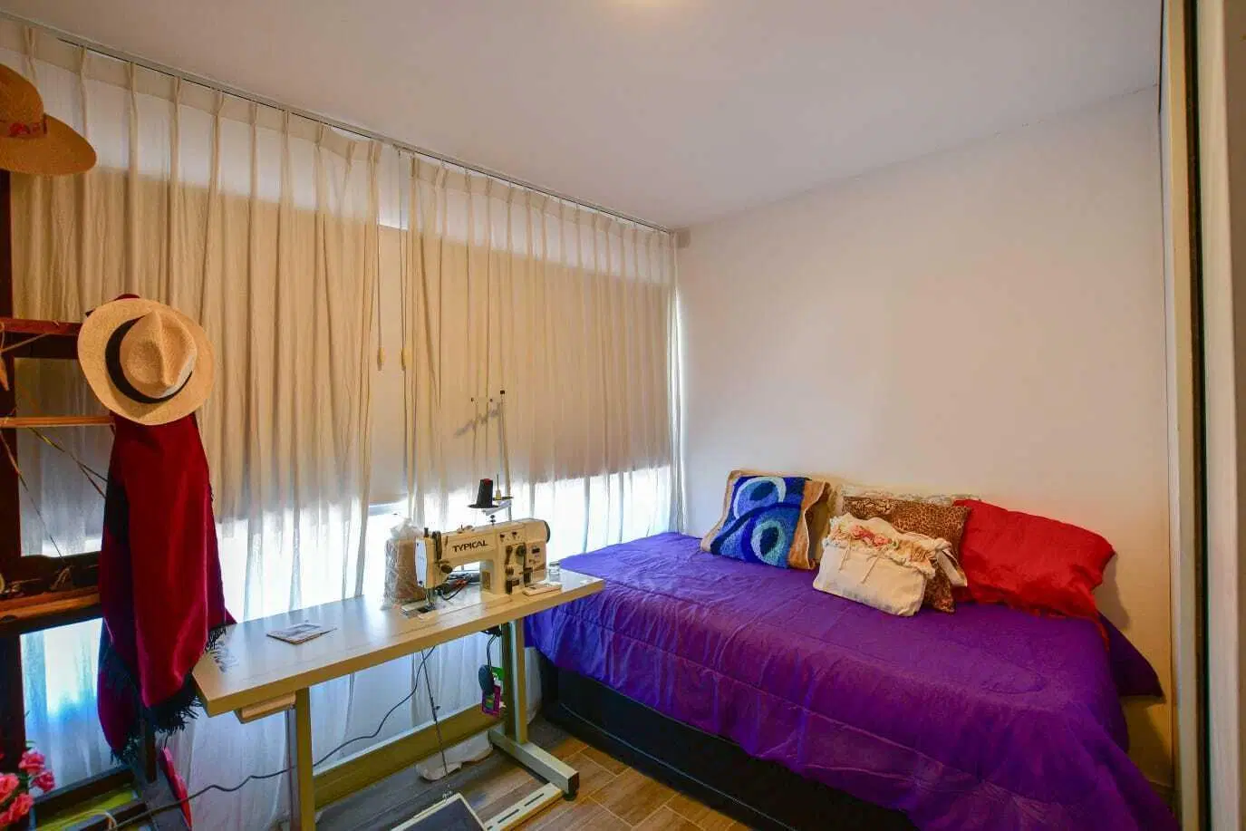 Duplex en alquiler . Complejo 467 entre 21 y Cno. Gral. Belgrano City Bell. SUM y Pileta-  Dos dormi 3