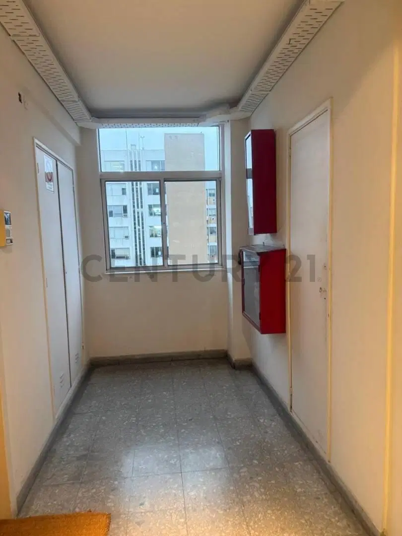 Oficina en venta. Calle 48 entre 5 y  6. 4