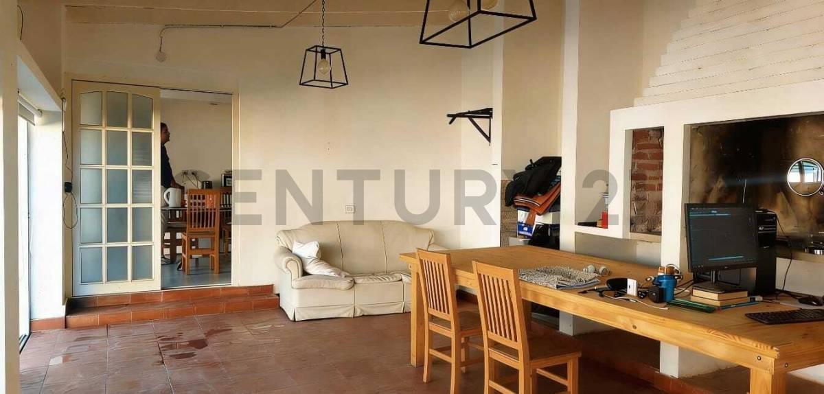 134 entre 428 y 429. Casa en Venta 3 dorm. Villa Elisa.