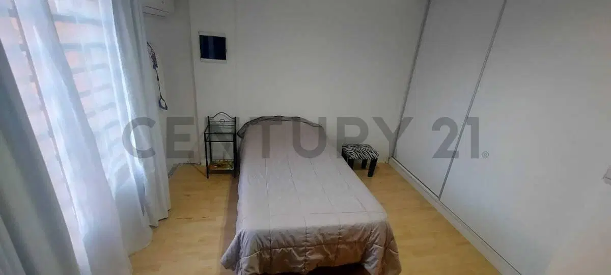 134 entre 428 y 429. Casa en Venta 3 dorm. Villa Elisa. 5