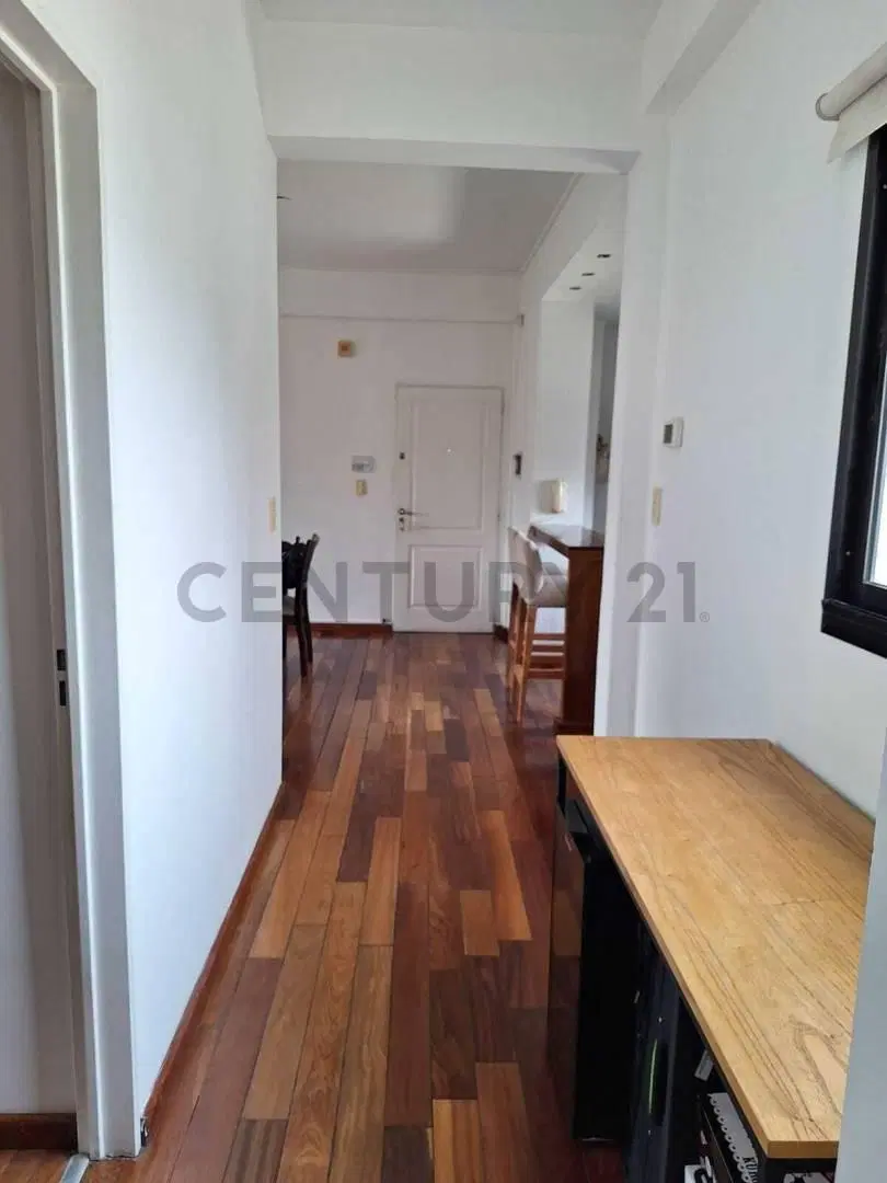 21  entre 32 y 33, La Plata. Departamento de 2 dormitorios con  cochera en venta. 5