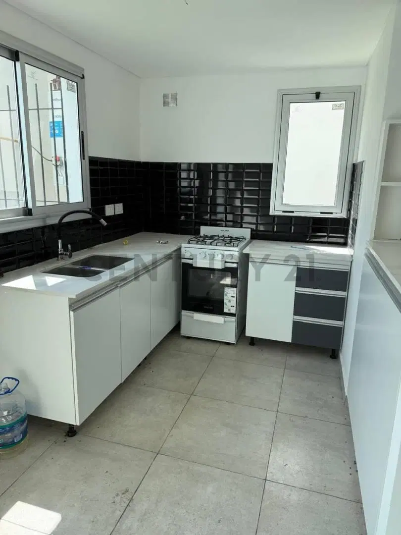 9 entre 504 y 505, M.B.Gonnet. Dúplex en venta en Complejo Cerrado Magnolia 3