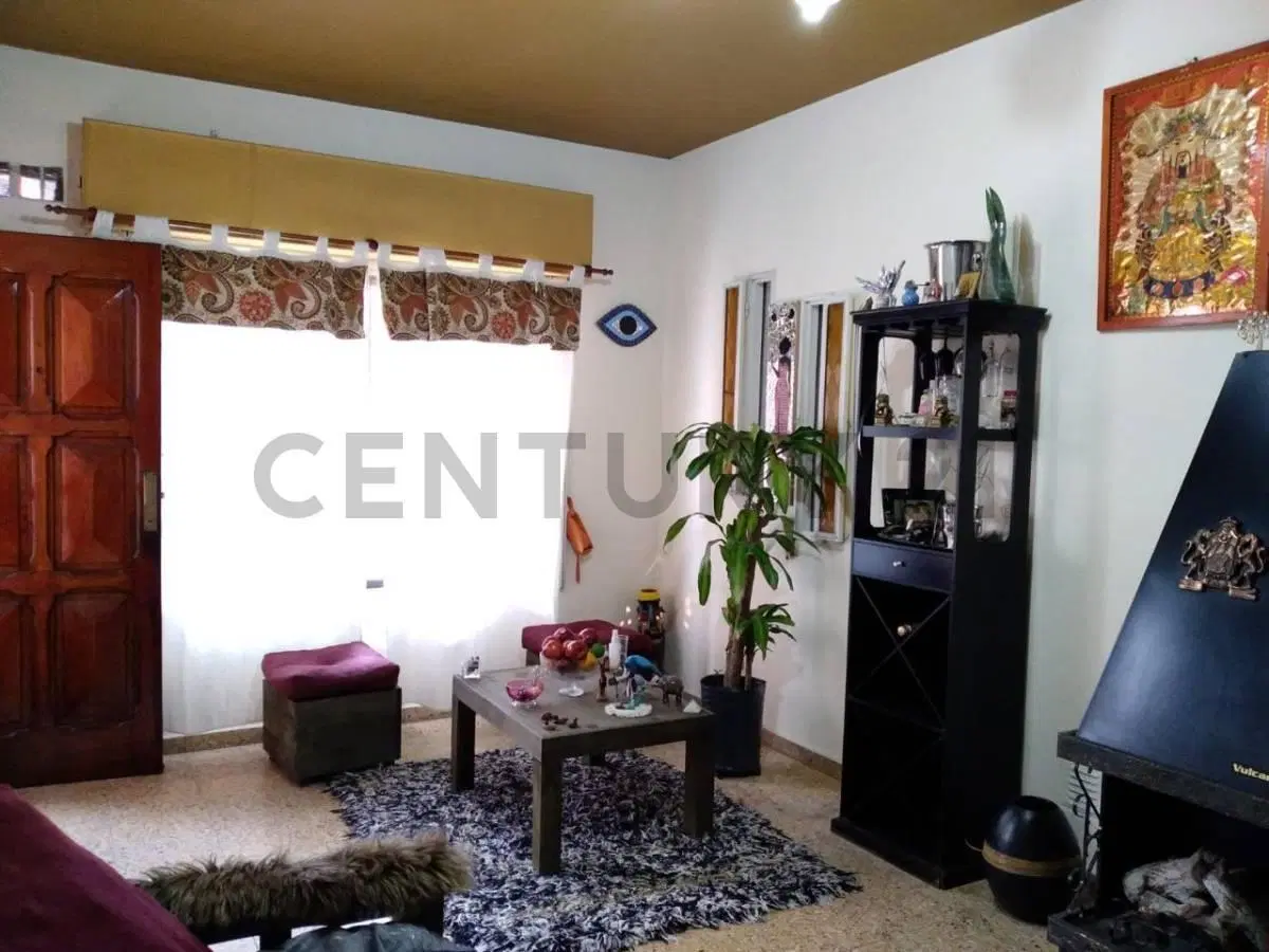 411A entre 453 y 454. Casa de 3 dormitorios en Venta en Gutierrez - Berazategui 3