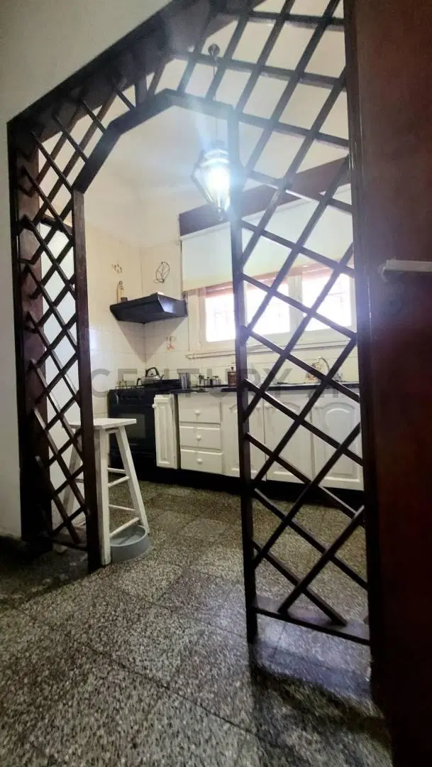 Marquez de Aviles entre Quintana y Arenales. Casa en Venta de 3 dormitorios 2
