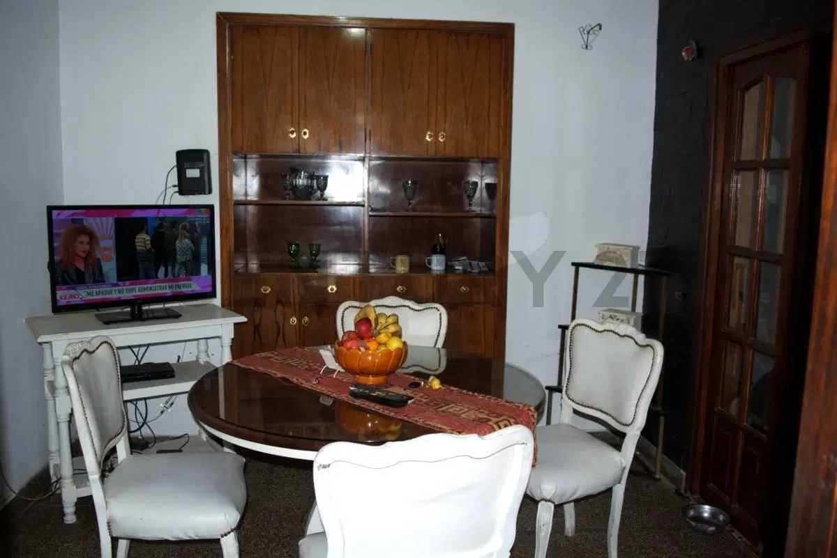 Marquez de Aviles entre Quintana y Arenales. Casa en Venta de 3 dormitorios 4