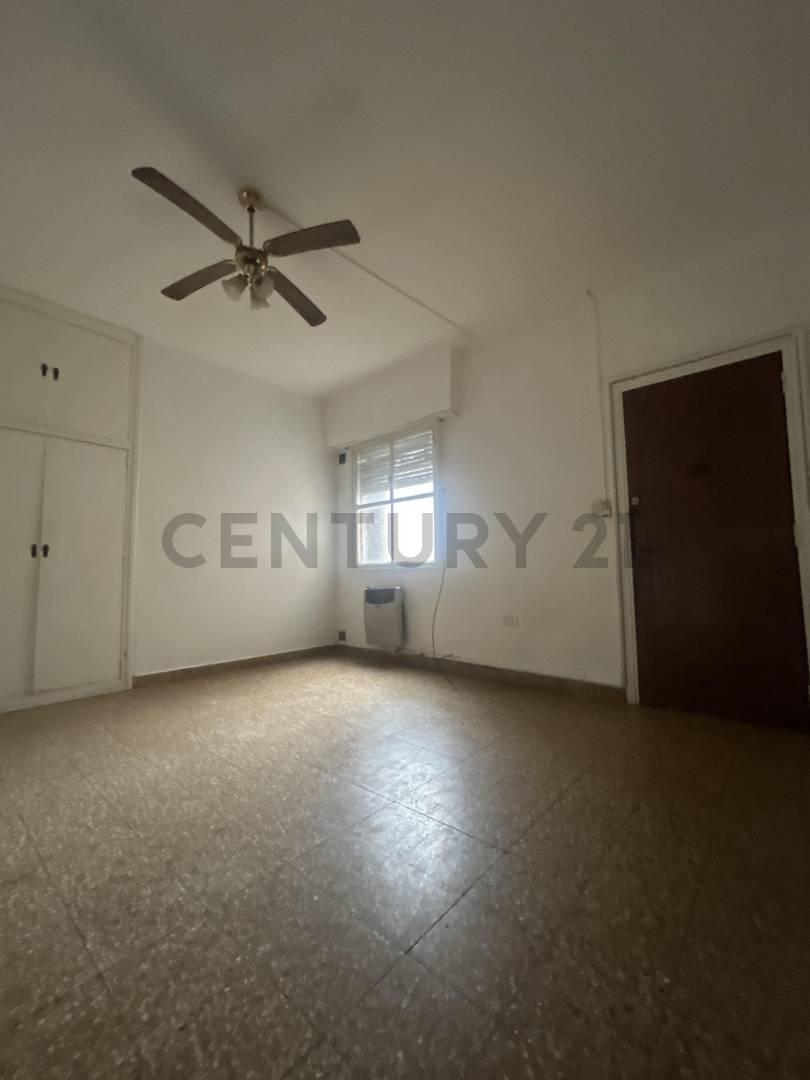 57 entre 11 y 12. Departamento de 2 habitaciones En venta La Plata