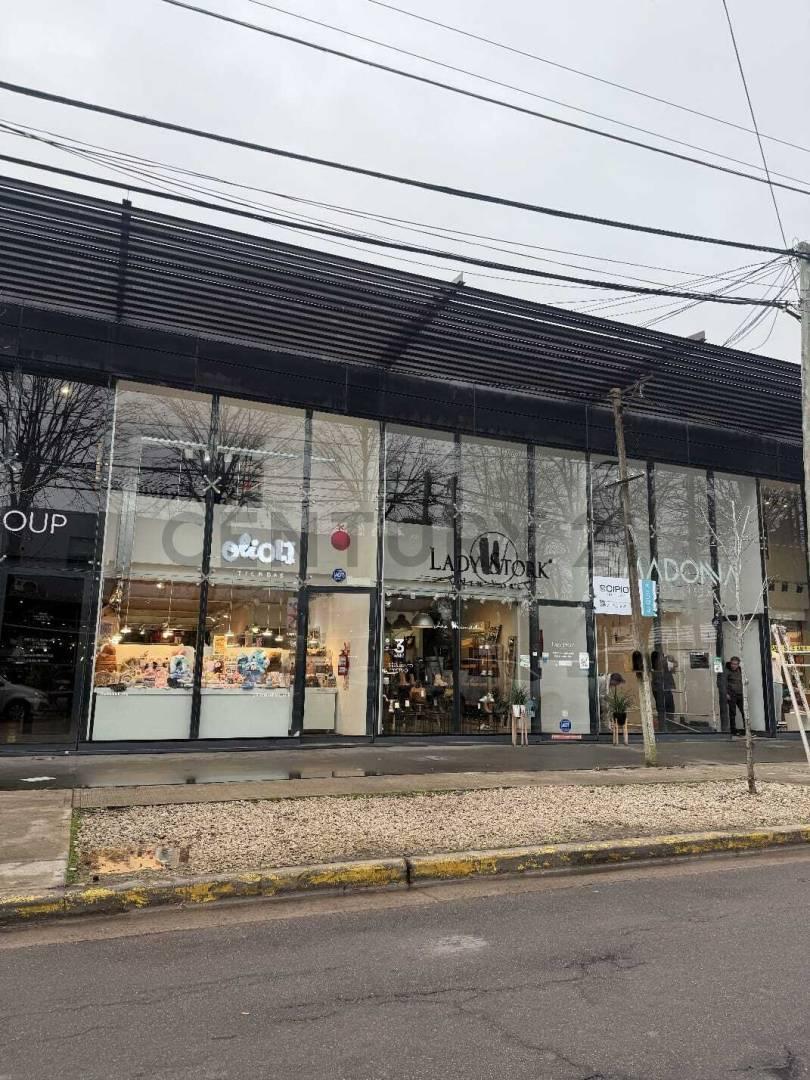 13c entre Cantilo y 473bis. Local en Venta