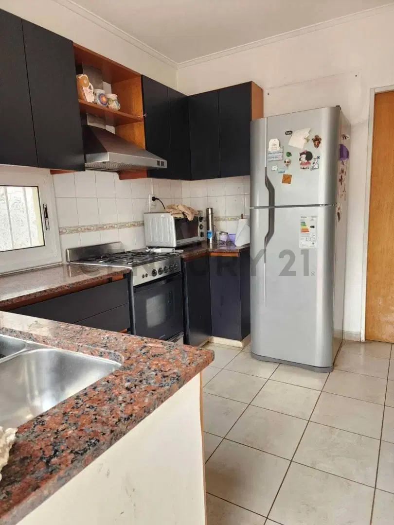 57 entre 27 y 28. Casa en venta. La Plata 3
