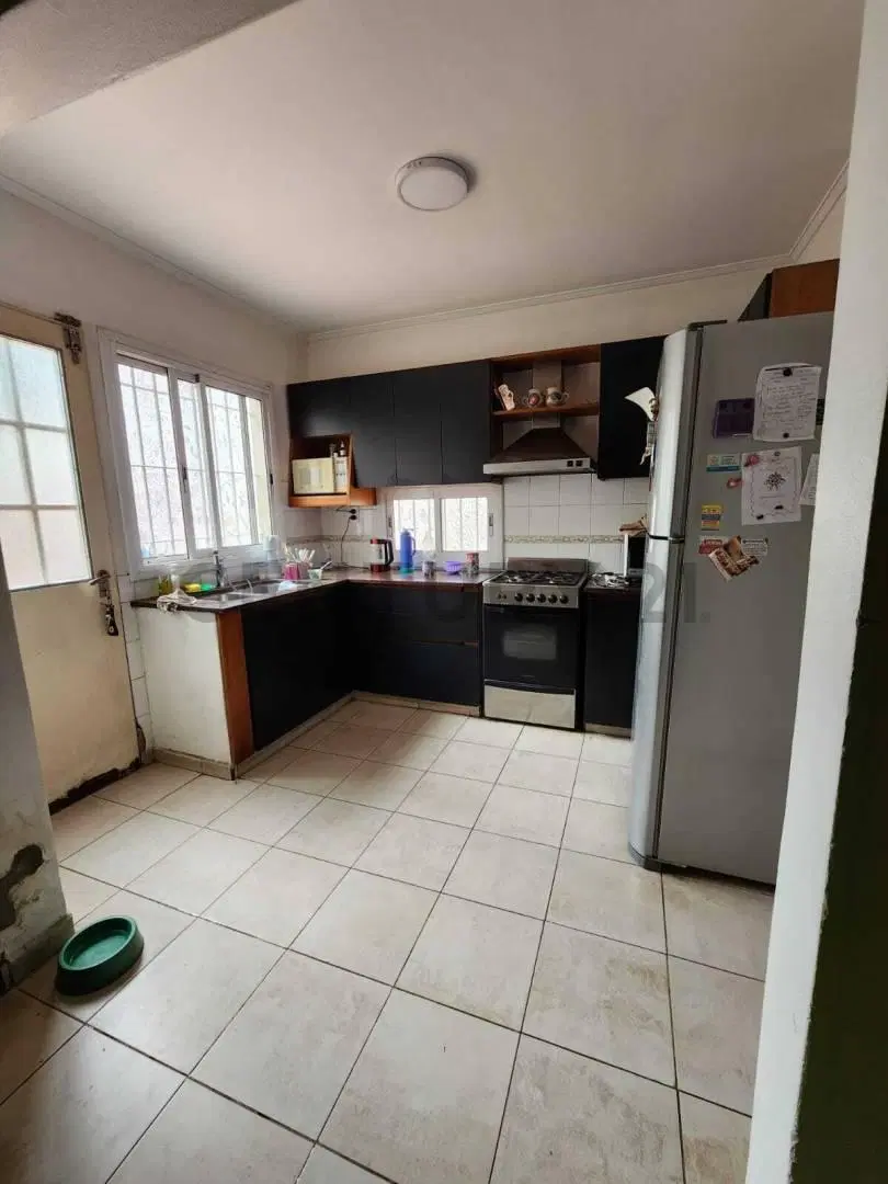 57 entre 27 y 28. Casa en venta. La Plata 4