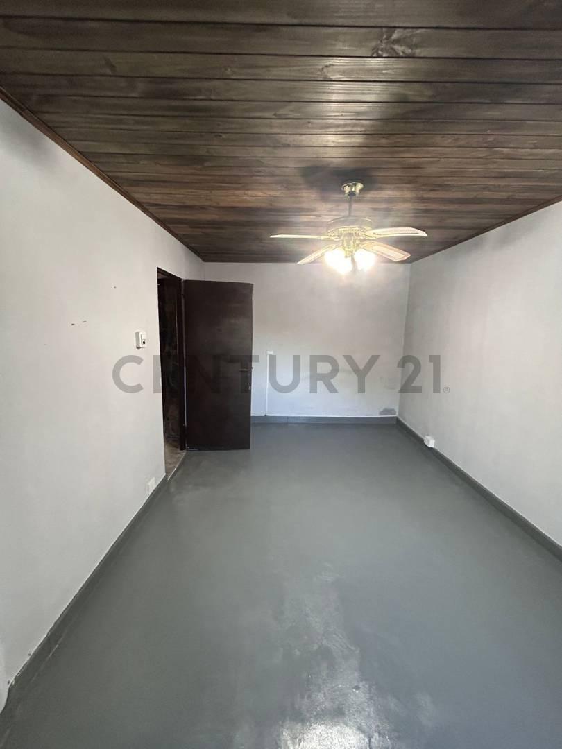 Foto de 183 entre 42 y 43. CASA DE 1 DORMITORIO EN VENTA, imagen 4