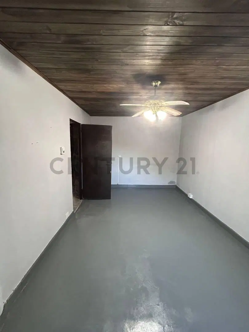 183 entre 42 y 43. CASA DE 1 DORMITORIO EN VENTA 4