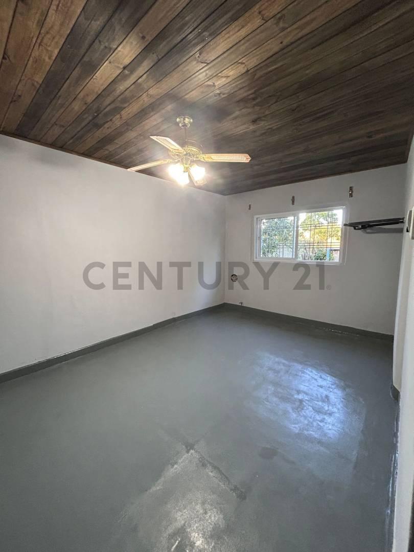 Foto de 183 entre 42 y 43. CASA DE 1 DORMITORIO EN VENTA, imagen 3