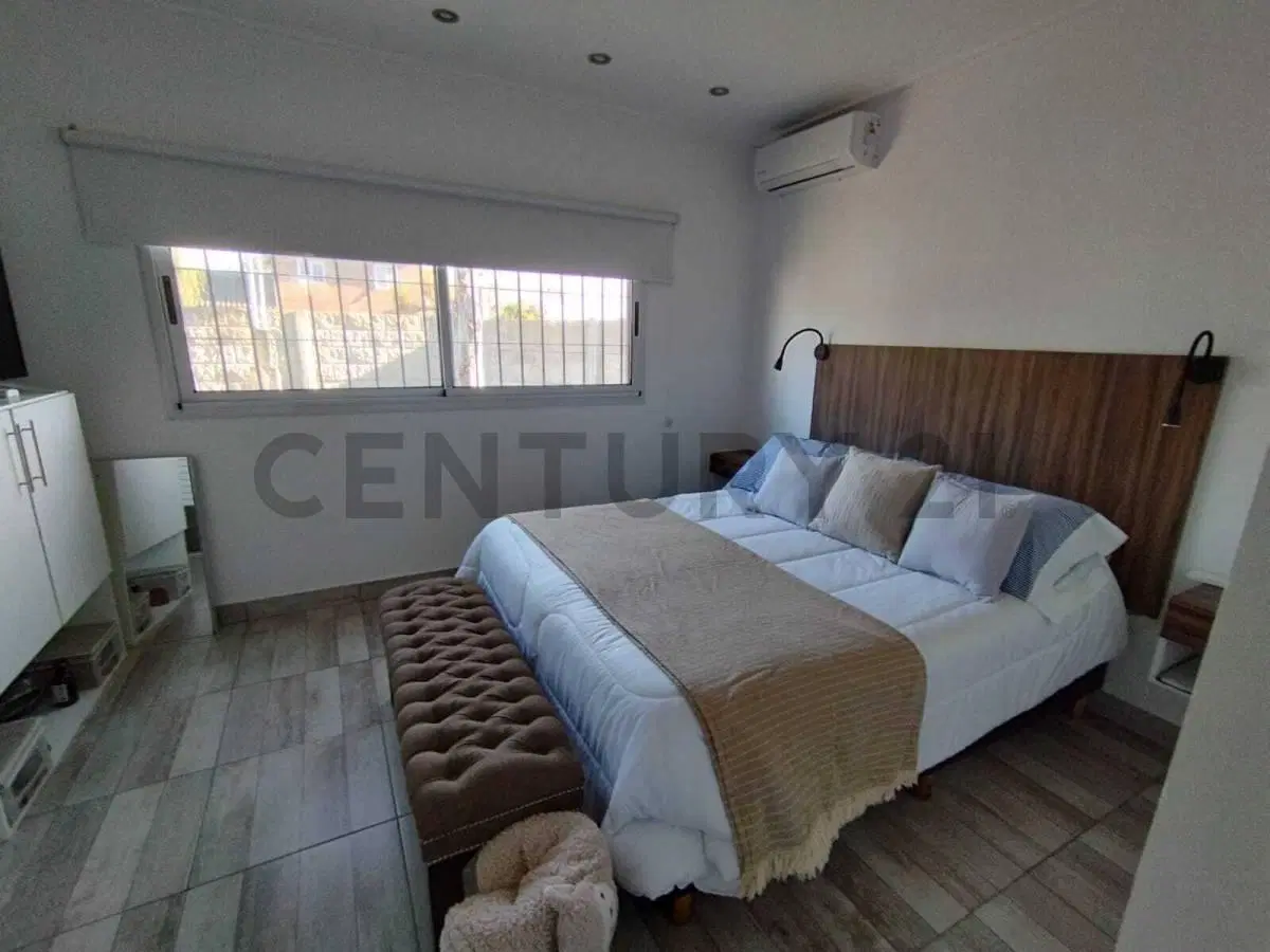 181 bis entre 516 y 516 Bis Casa de 2 dormitorios en venta Melchor Romero La Plata. 4