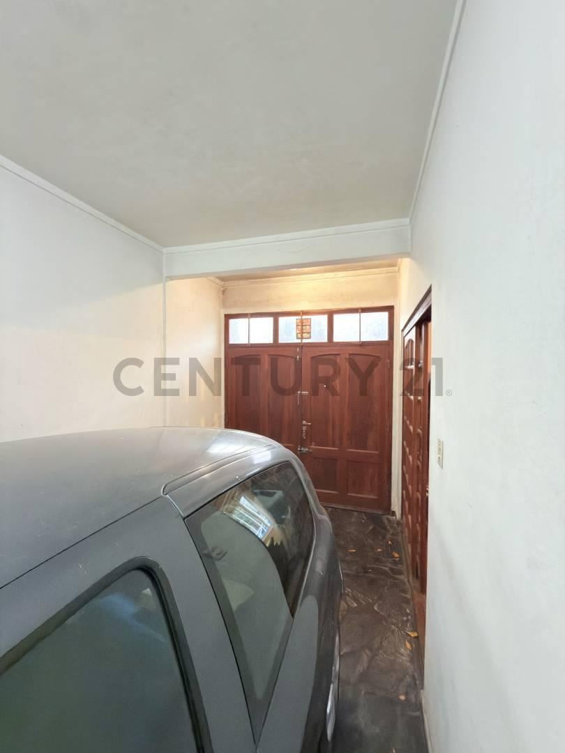 42 entre 10 y 11, PH en Venta, La Plata.