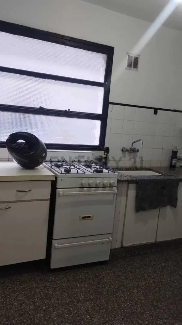 Departamento en Alquiler. Dos Dormitorios. 9 entre 47 y 48. 4