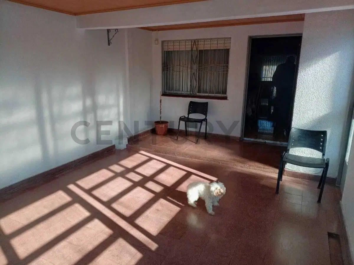 83 entre 12 y 12 Bis. Casa en venta de 3 dormitorios. Barrio Monasterio. La Plata. 1