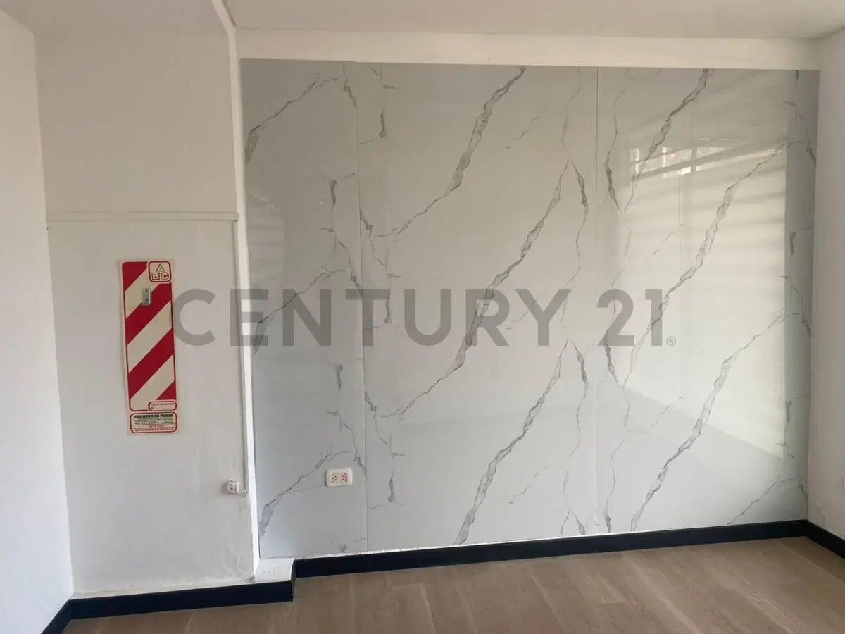 OFICINA / LOCAL EN ALQUILER APTO PROFESIONAL. Calle 5 esquina 41. 2