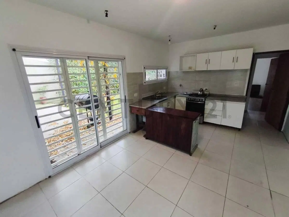 414 entre 138 y 138. Casa en alquiler en Arturo Segui. La Plata 3