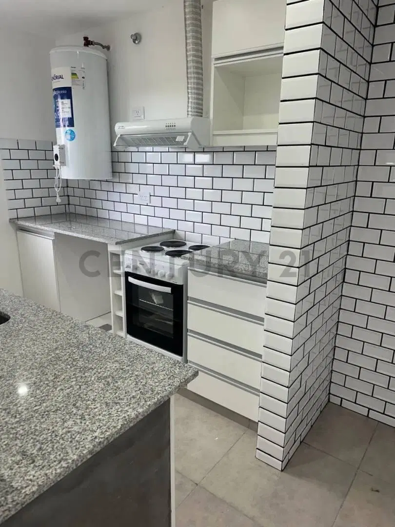 Departamento de un dormitorio en alquiler. Berisso. Calle 61 entre 128 y 129. 3