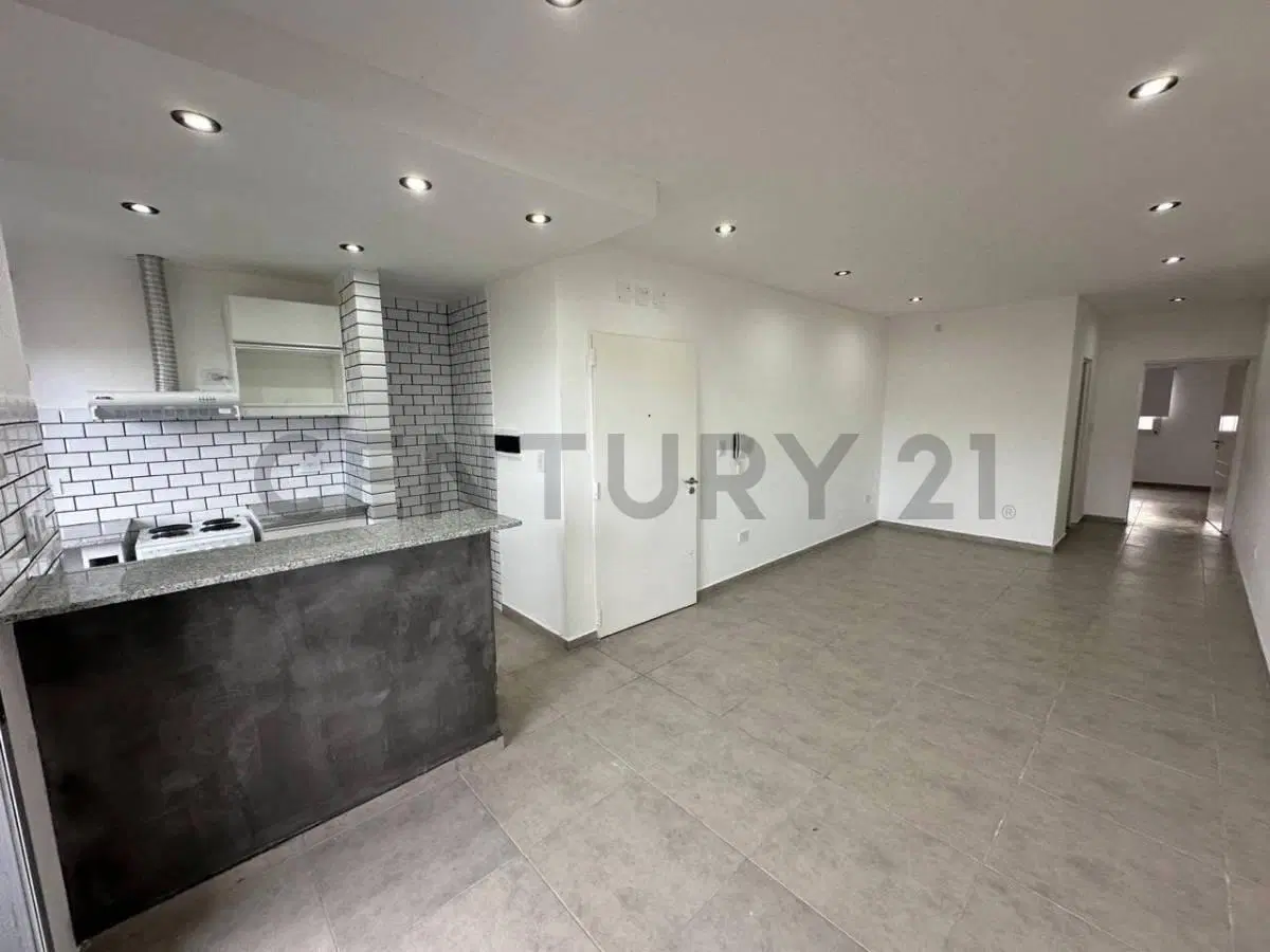 Departamento de un dormitorio en alquiler. Berisso. Calle 61 entre 128 y 129. 2