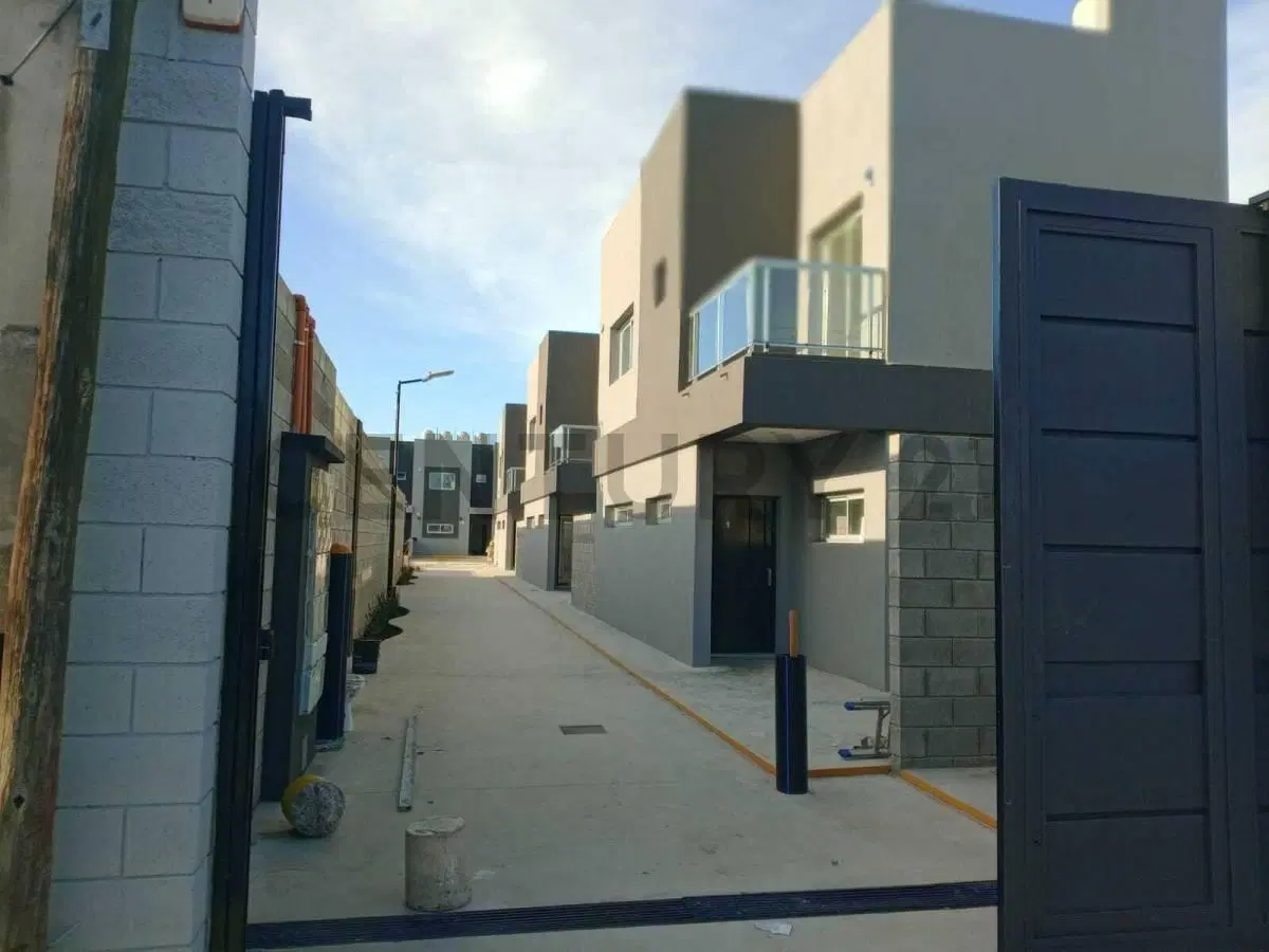 Duplex a estrenar en alquiler de 2 dormitorios en La Plata. Calle 15 entre 75 y 76. 3