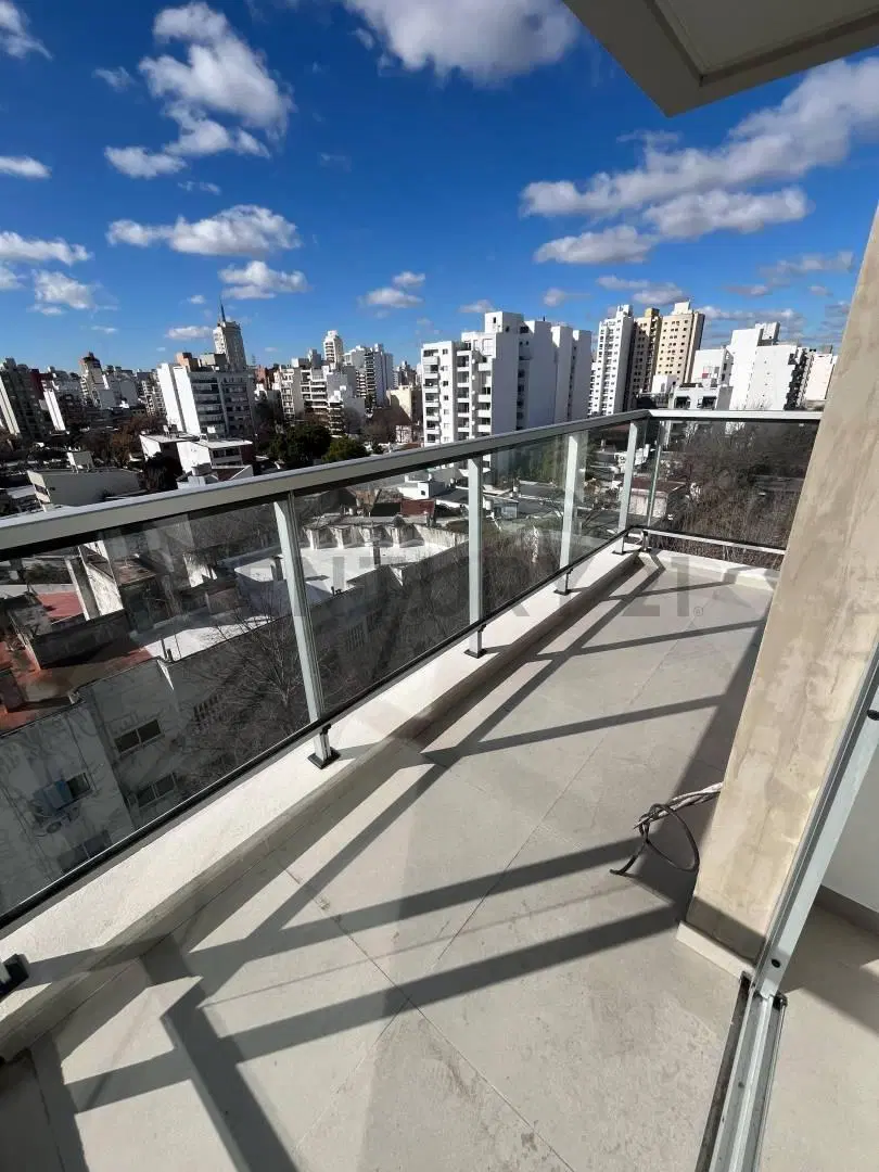 Departamento a estrenar un dormitorio CON COCHERA. Calle 42 esq. 17 8