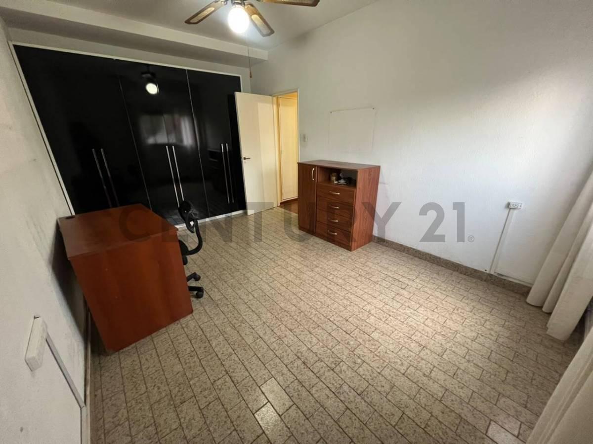 Foto de Departamento de TRES (3) dormitorios en venta| Calle 12 esq. 78., imagen 3