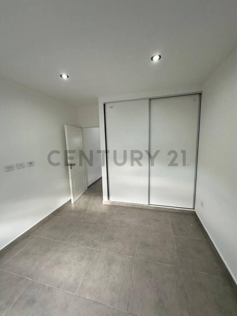 Foto de 61 entre 128 y 129 Departamento de 2 dormitorios en alquiler. Berisso, imagen 1